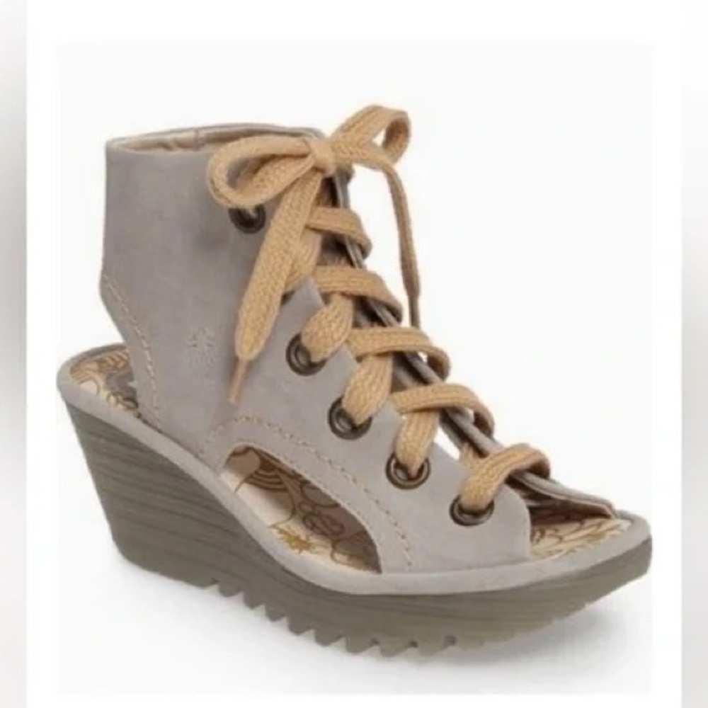 Fly London Women’s Yaba Lace Up Wedge in Concrete Suede 38 US 7.5 Like New